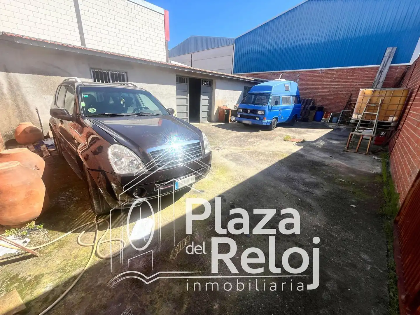 Parking of Commercial properties for sale in Pepino