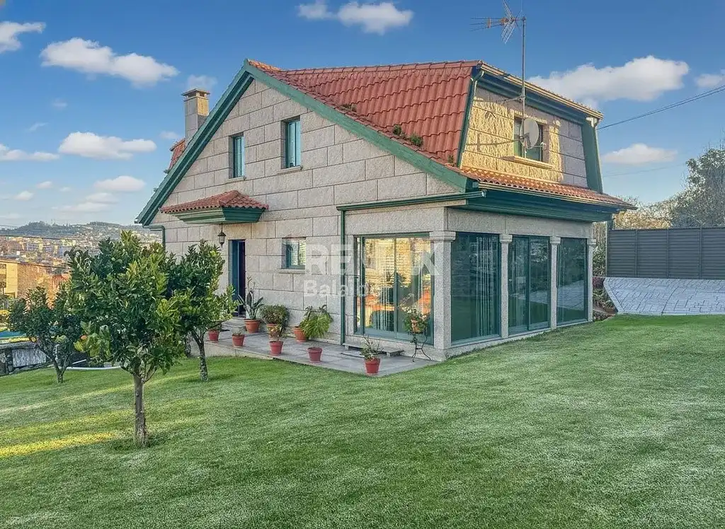 Exterior view of Houses for sale in Vigo   with Heating, Private garden and Parquet flooring