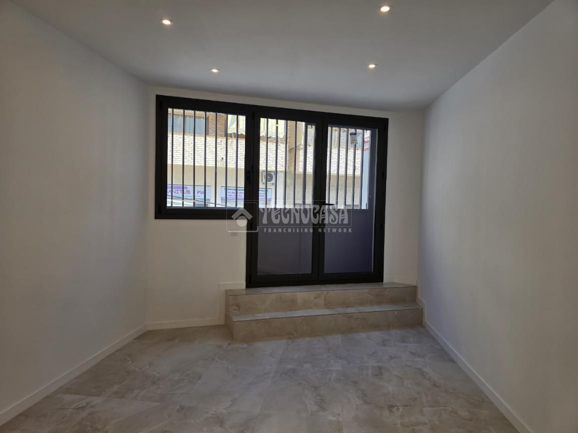 Local en venta en Sant Vicenç Dels Horts con Aire acondicionado