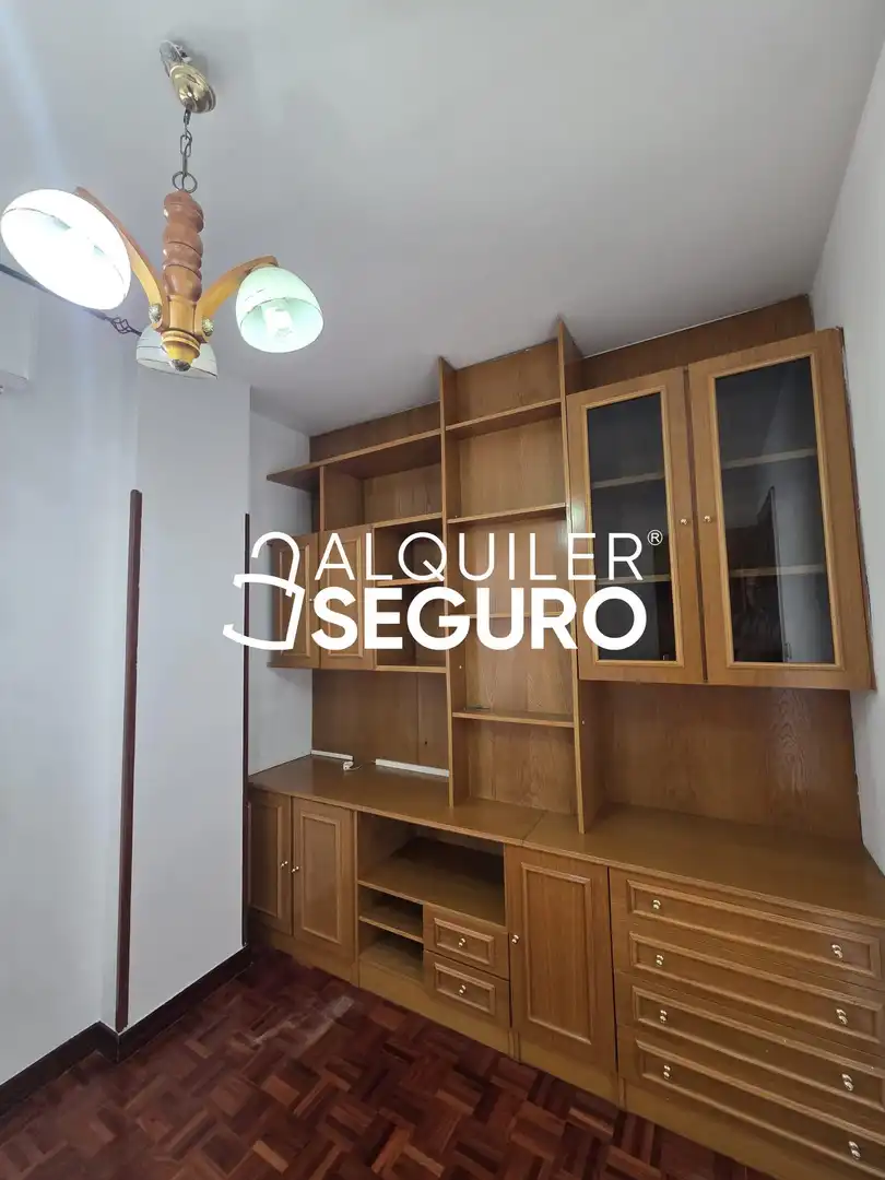 Piso de alquiler en Burgos con Calefacción, Terraza y Amueblado