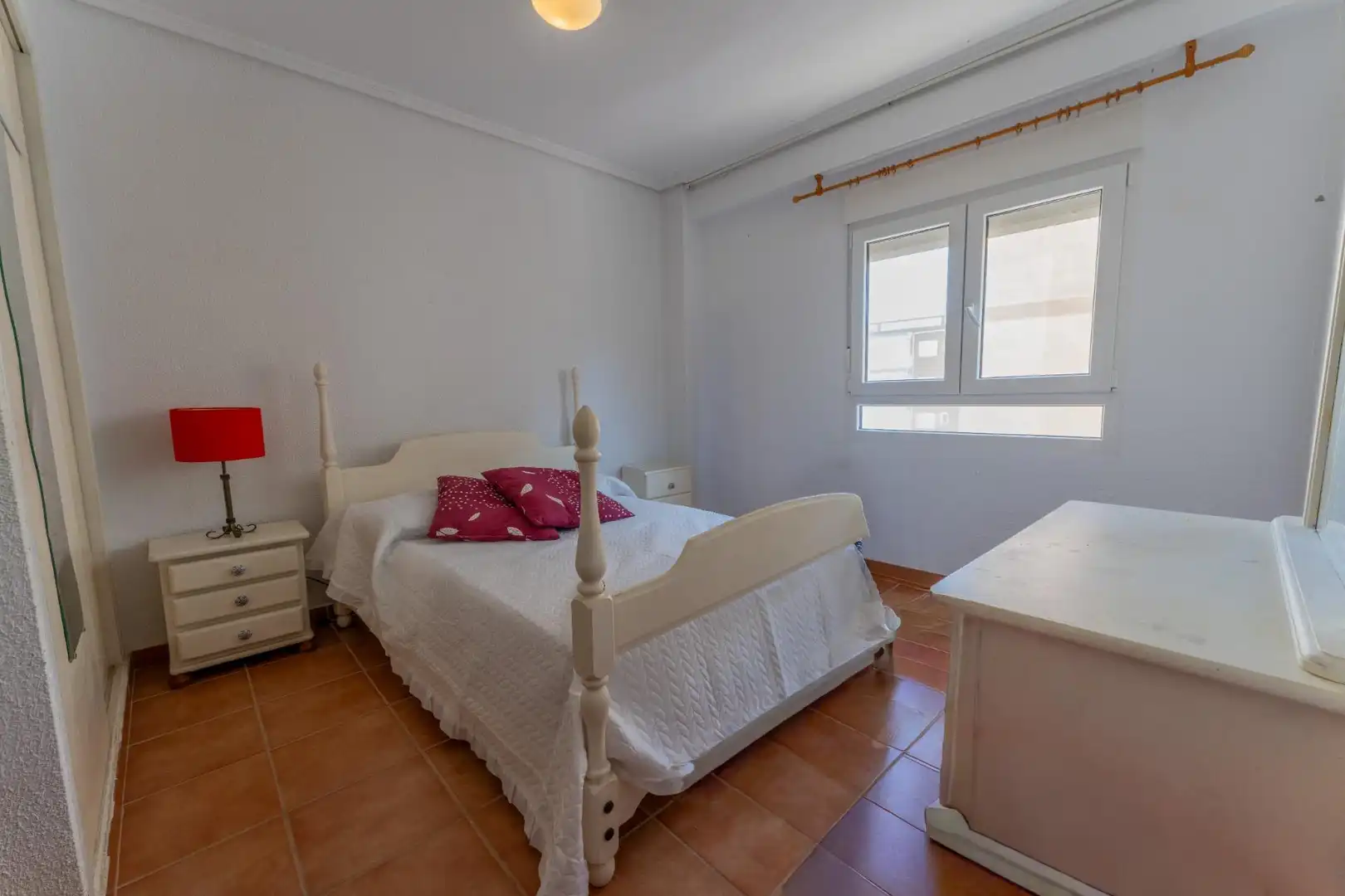 Habitación de Piso de alquiler en Santa Pola con Aire acondicionado, Terraza y Amueblado