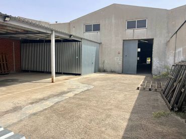 Nau industrial en venda a Avenida Duodécima