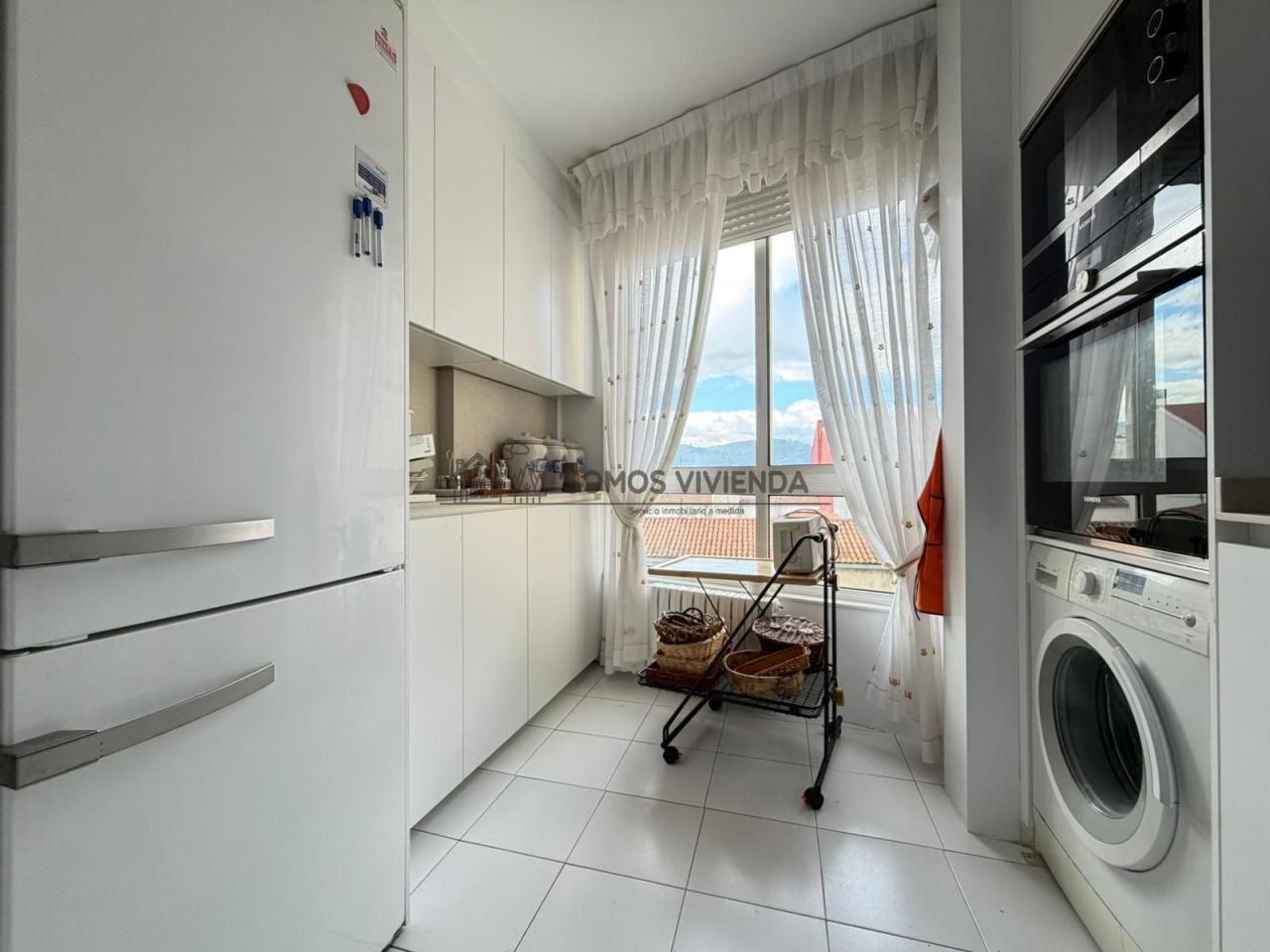 Kitchen of Flat for sale in Ourense Capital   with Heating and Storage room