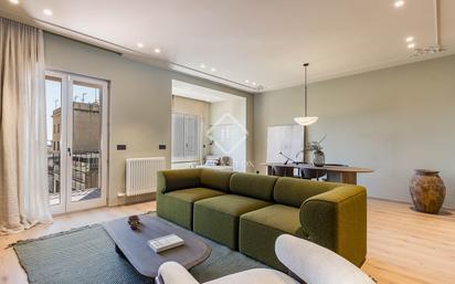 Living room of Flat for sale in  Barcelona Capital  with Air Conditioner, Heating and Parquet flooring