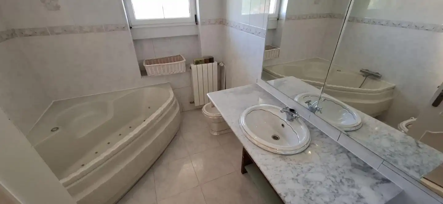 Bathroom of Houses for sale in Santa Cruz de Bezana  with Terrace, Sauna and Community pool