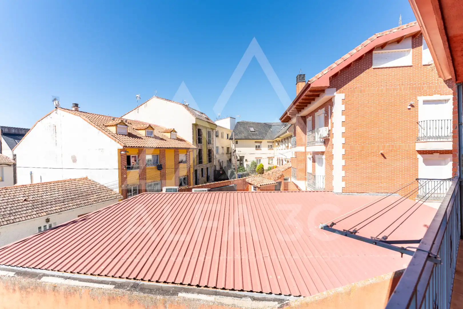 Außenansicht von Wohnung zum Verkauf in Soto del Real mit Heizung, Terrasse und Abstellraum