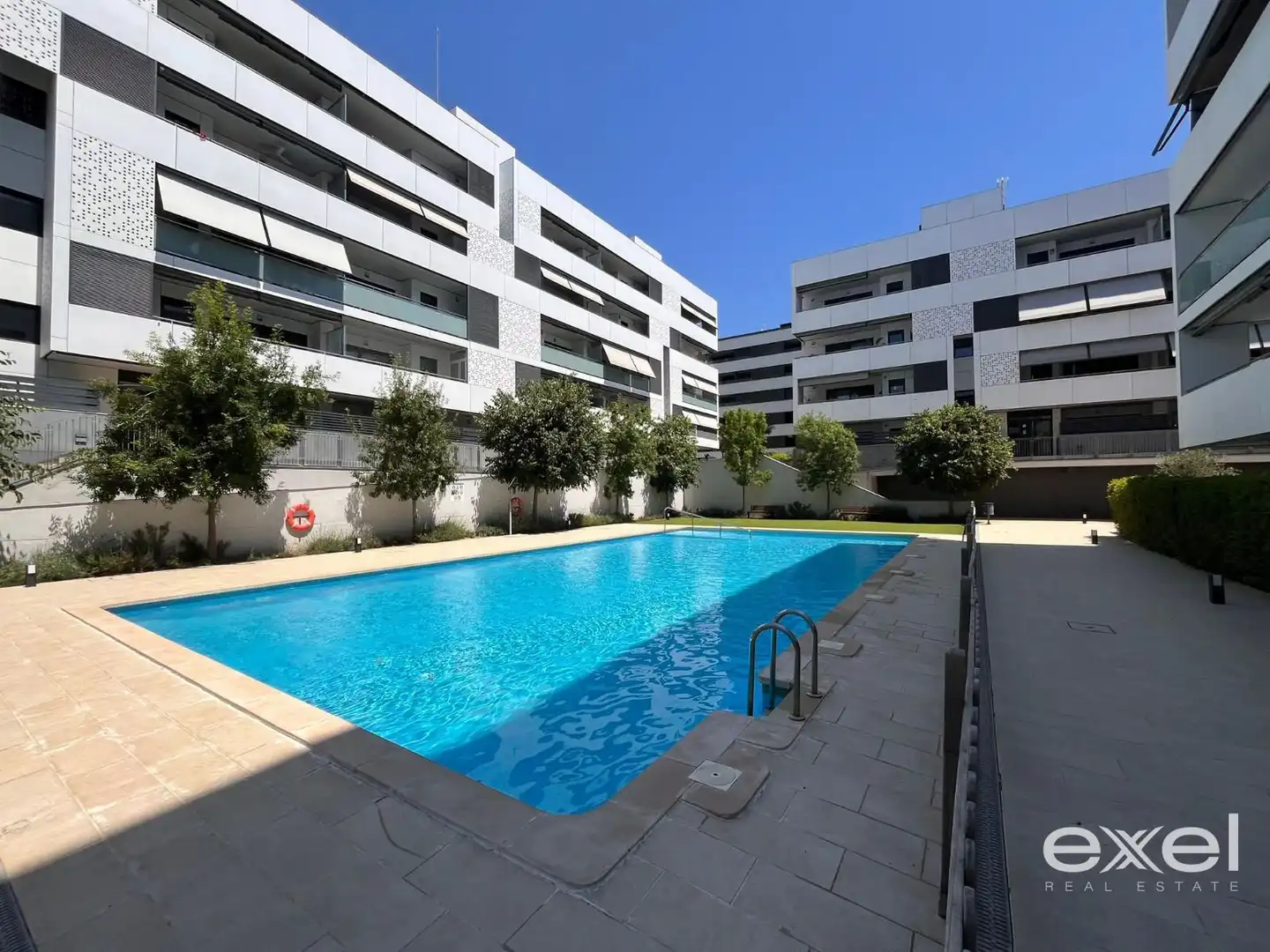 Piscina de Piso en venta en Sant Just Desvern con Aire acondicionado, Calefacción y Terraza