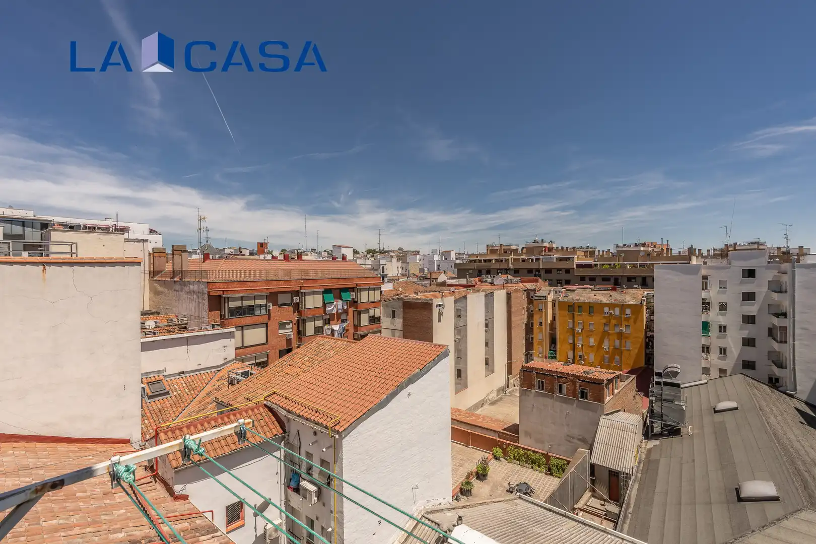 Vista exterior de Piso en venta en Madrid con Calefacción y Terraza