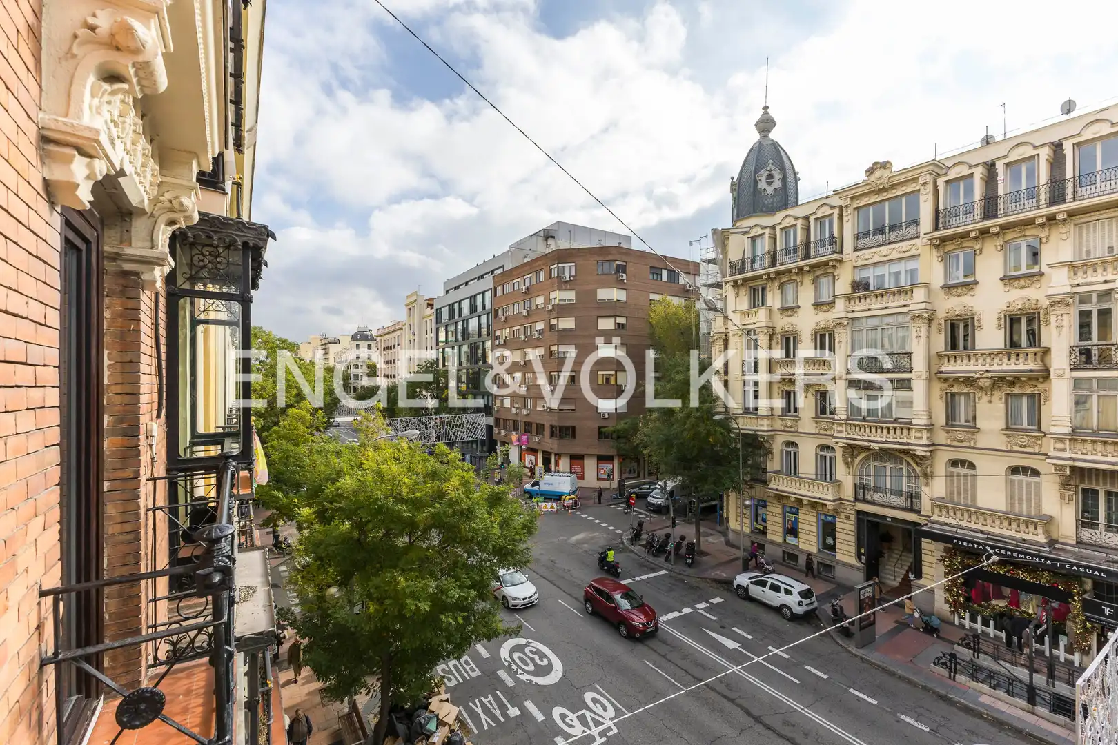 Exterior view of Flat for sale in Madrid  with Air Conditioner, Heating and Parquet flooring