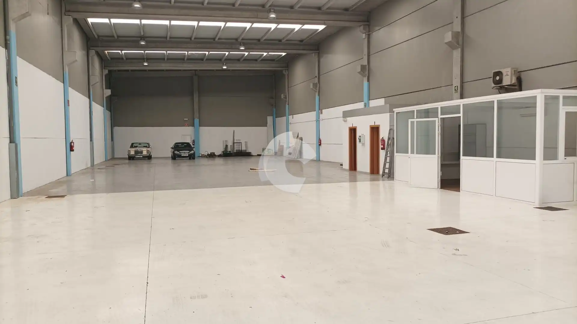 Nave industrielle à vendre à San Cibrao das Viñas