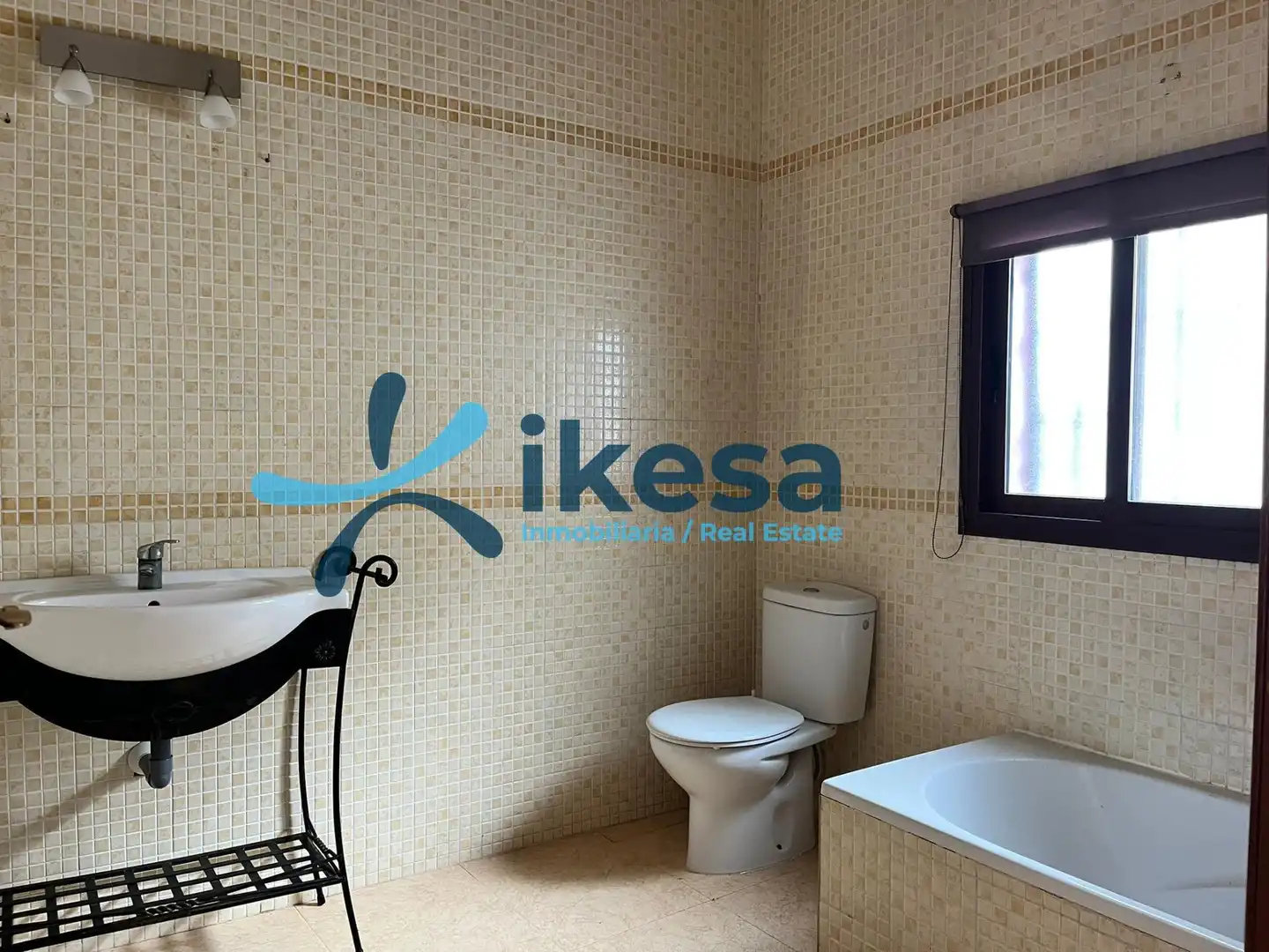 Baño de Casa adosada en venta en Pruna, Sevilla