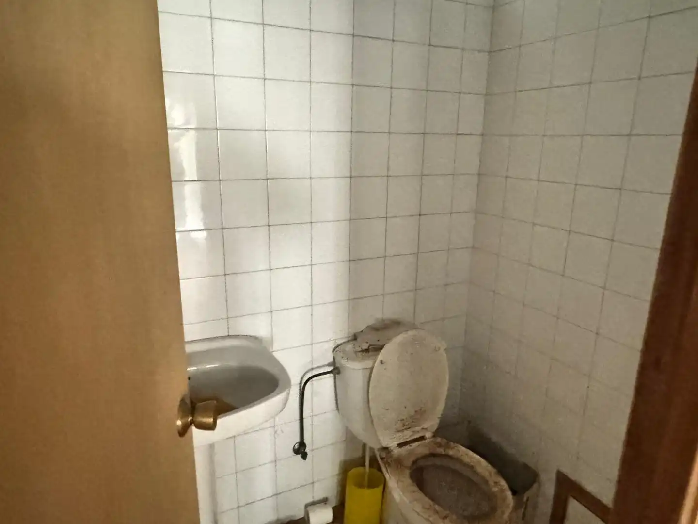 Bathroom of Commercial properties for sale in Pinilla de Toro