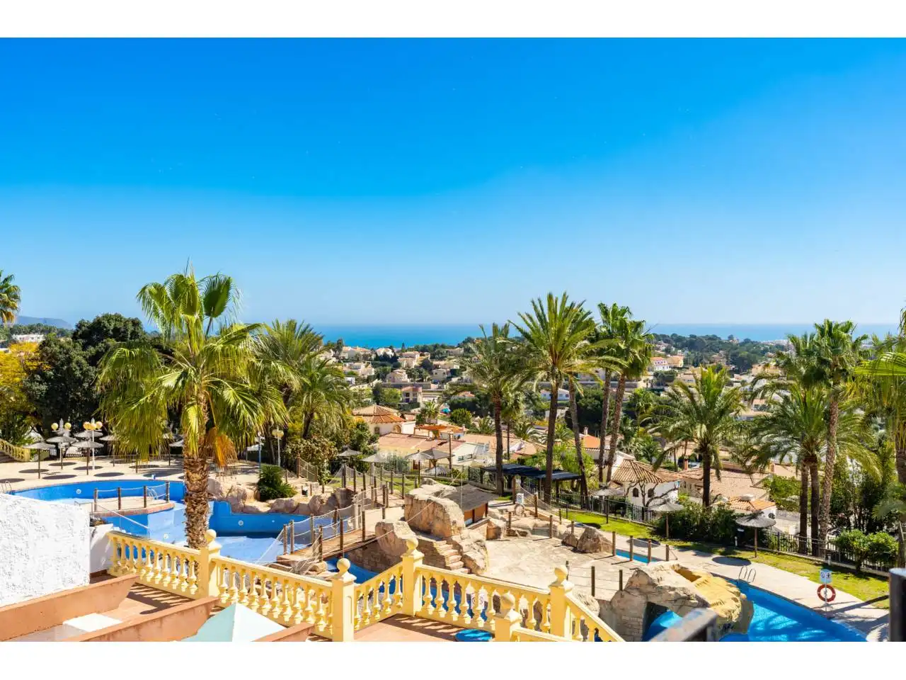 Vista exterior de Casa adosada en venta en Calpe / Calp con Aire acondicionado, Terraza y Amueblado