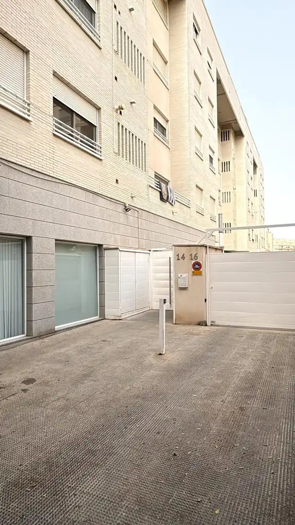 Aparcament de Àtic en venda en Elche / Elx amb Terrassa, Traster i Piscina comunitària