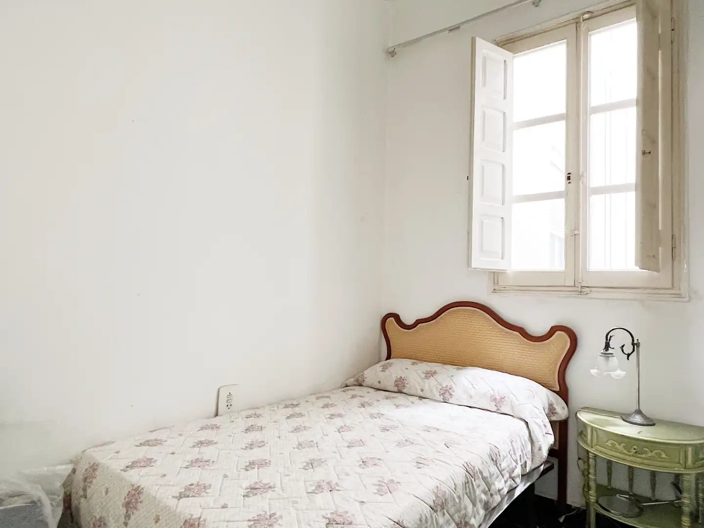 Habitación de Piso en venta en Valencia con Amueblado