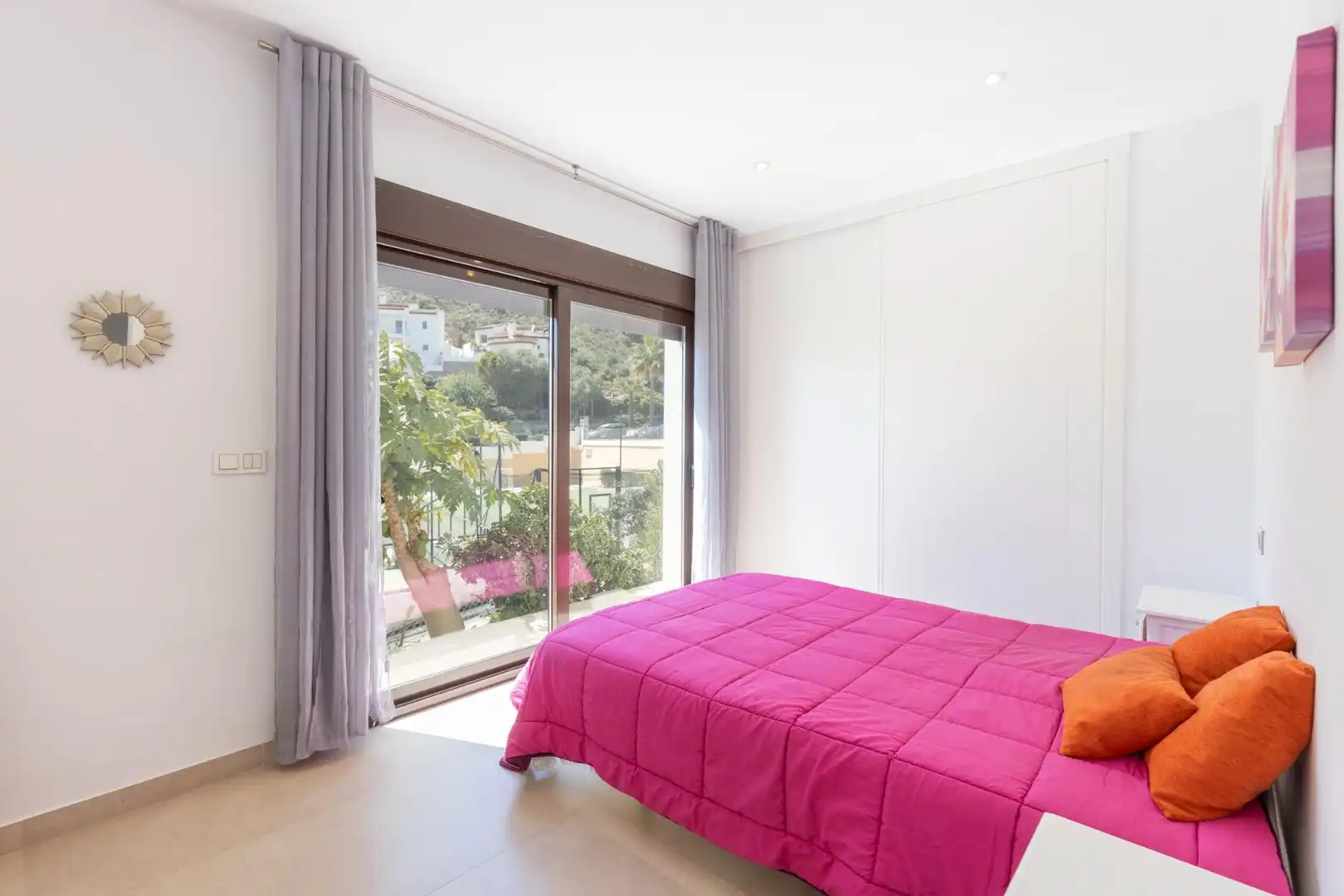 Dormitori de Casa o xalet en venda en Salobreña amb Aire condicionat, Jardí privat i Piscina