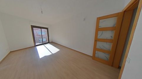 Foto 2 de Piso en venta en C/ Mila I Fontanals , Mercat, Rubí