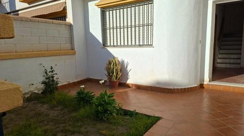 Foto 3 de Casa adosada en venta en Calle Mediterraneo, 12, Rioja, Almería