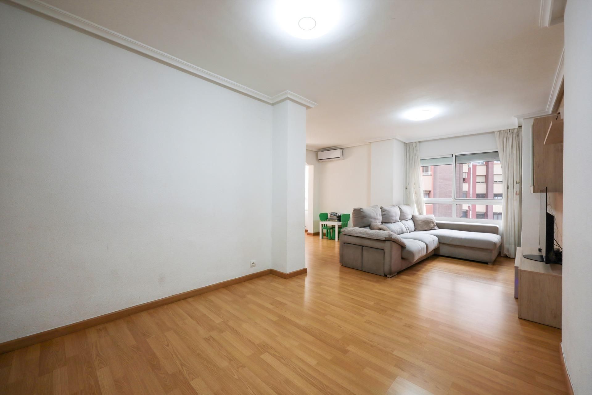 Sala d'estar de Pis en venda en Alicante / Alacant amb Aire condicionat