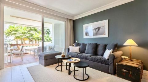 Foto 2 de Apartamento de alquiler en Los Arqueros - Puerto del Almendro, Benahavís