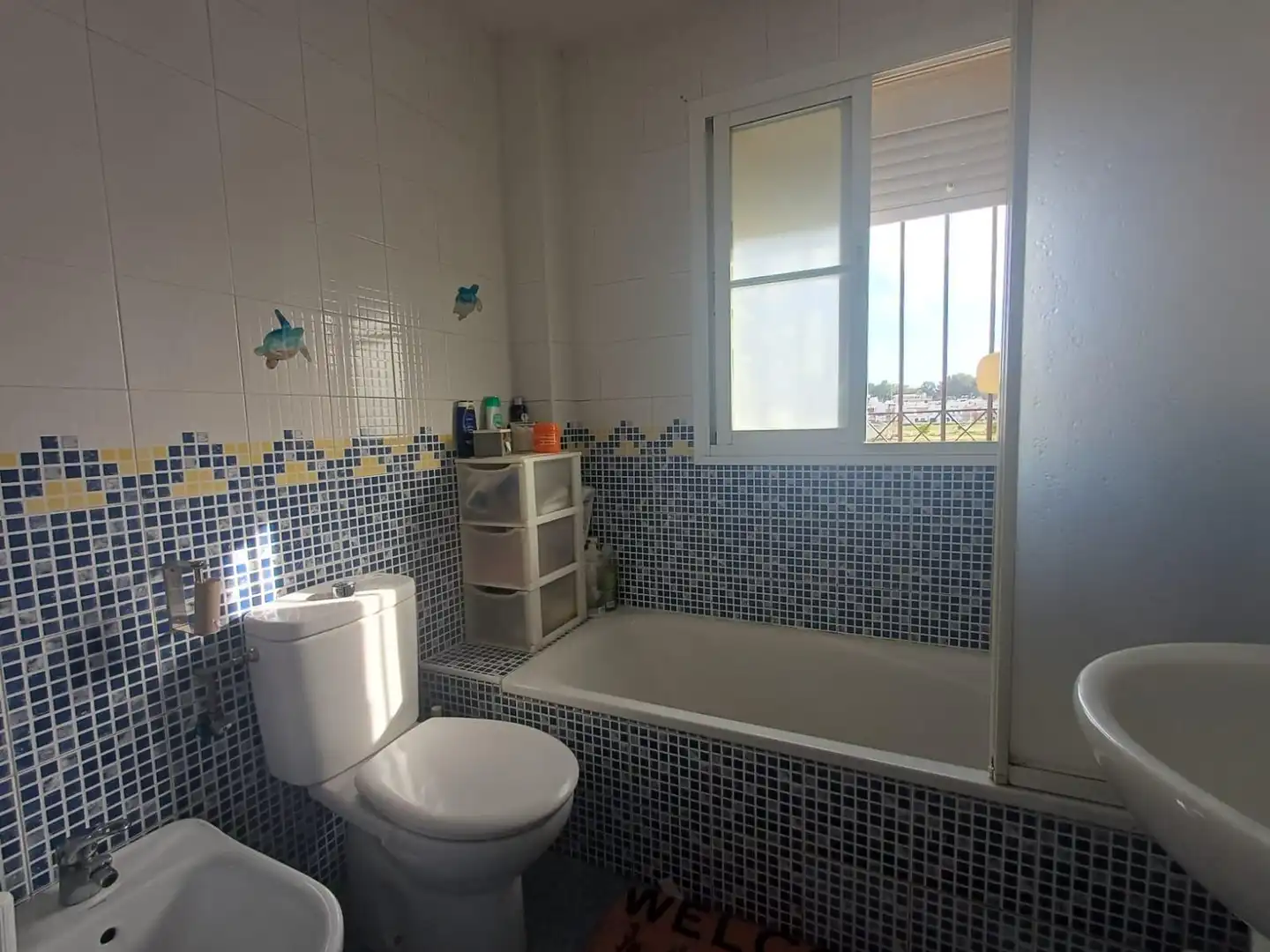 Badezimmer von Einfamilien-Reihenhaus zum Verkauf in Coria del Río