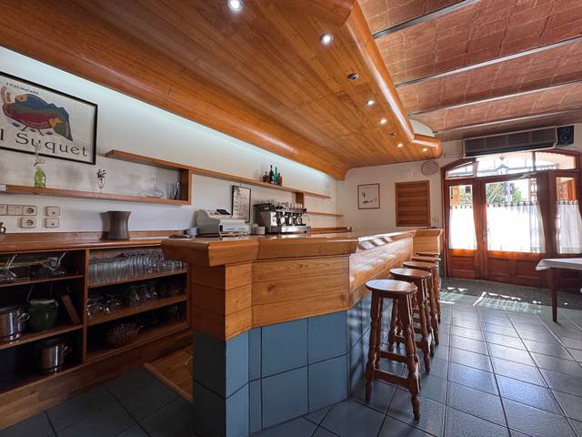 Local comercial en Venta en Carrer Ramon de Cabrera en La Bisbal d'Empordà