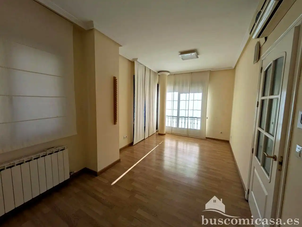 Habitación de Local de alquiler en Linares con Aire acondicionado