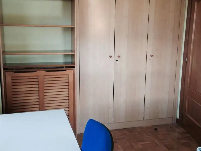 Dormitori de Pis de lloguer en Leganés amb Aire condicionat, Calefacció i Jardí privat