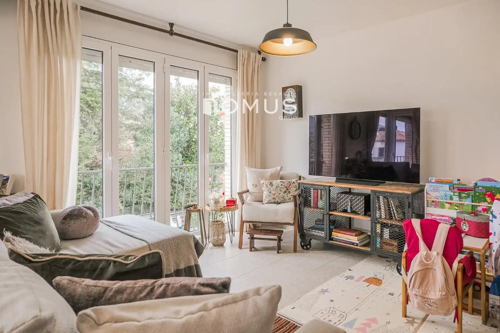 Living room of Houses for sale in Besalú  with Air Conditioner, Private garden and Terrace