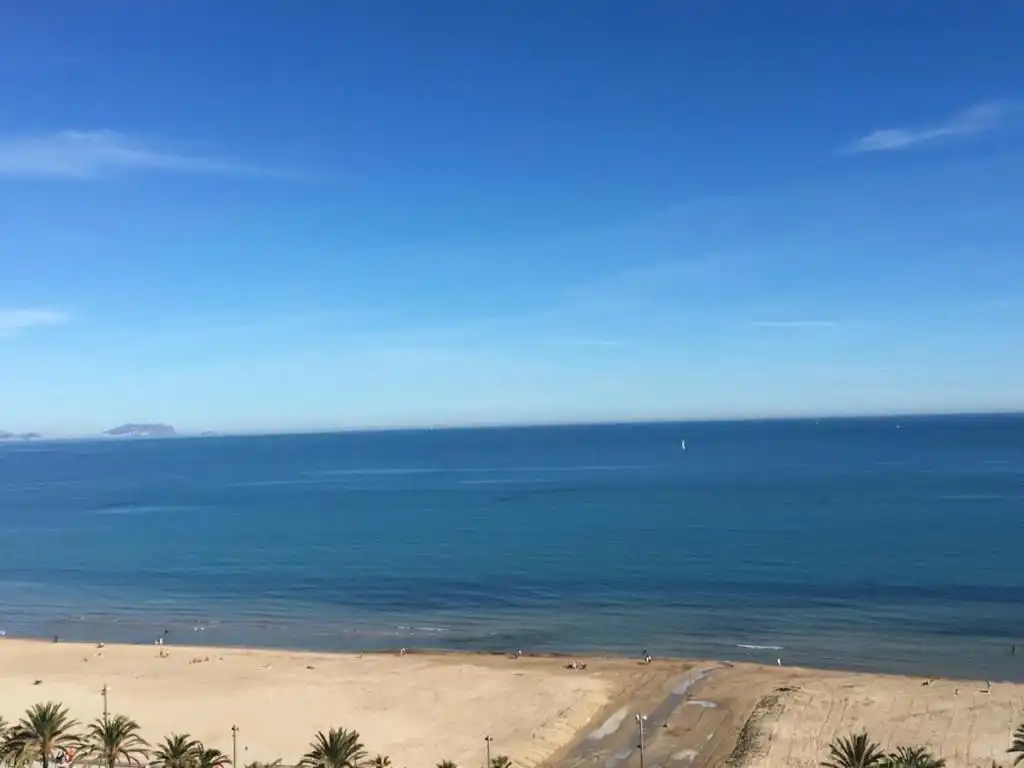 Außenansicht von Wohnungen zum Verkauf in Alicante / Alacant mit Terrasse und Balkon