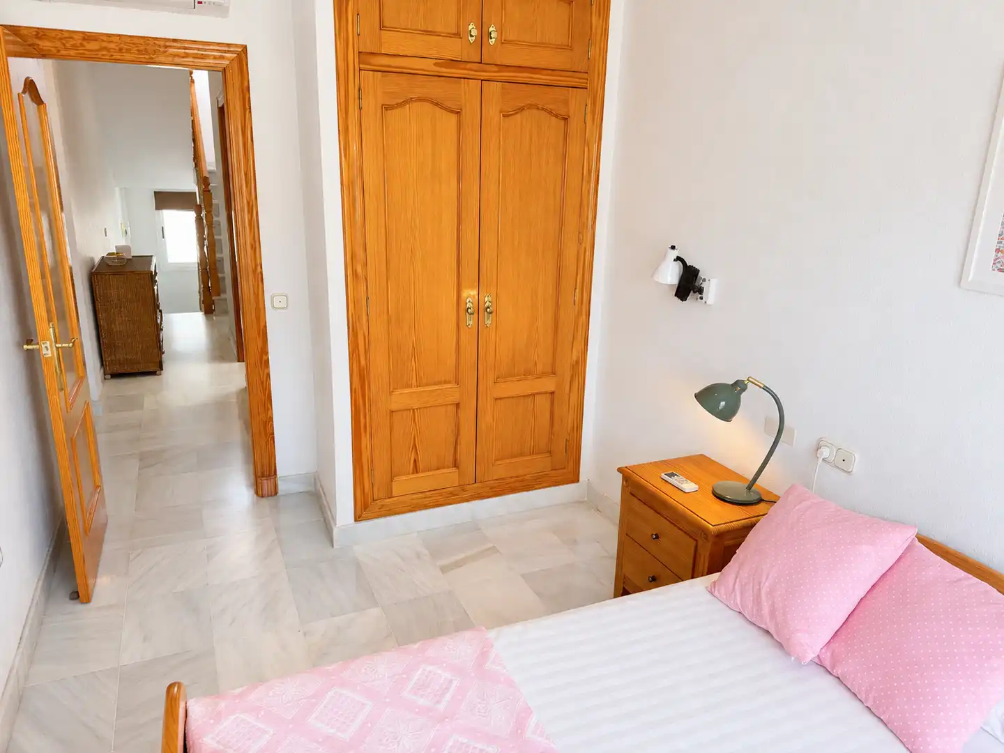 Dormitori de Casa adosada en venda en Roquetas de Mar amb Aire condicionat, Terrassa i Traster