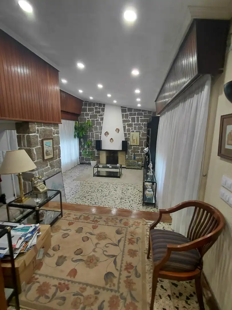 Sala de estar de Casa o chalet en venta en Oleiros con Calefacción, Jardín privado y Parquet