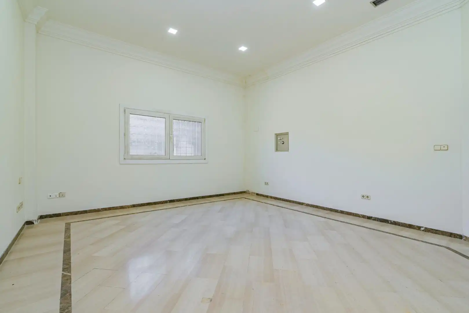 Local en venta en Granada con Aire acondicionado