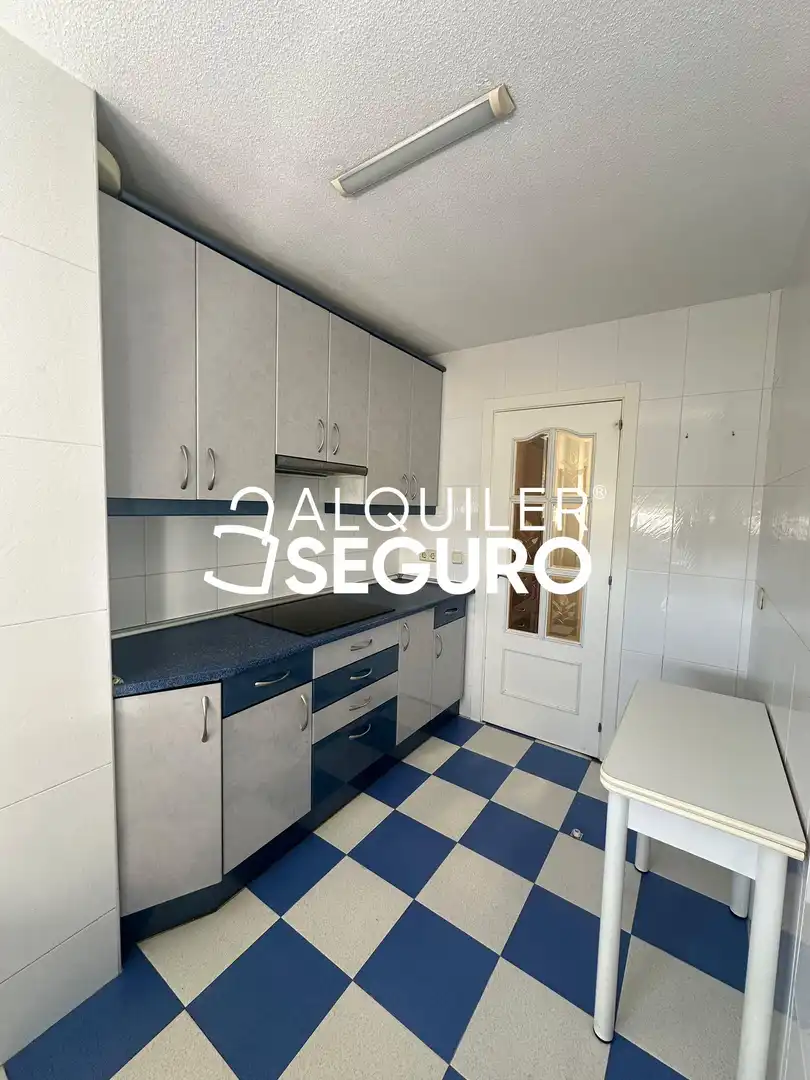 Kitchen of Flat for rent in Madrid  with Air Conditioner, Heating and Furnished
