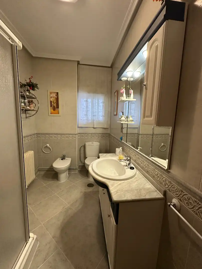 Bathroom of Flat for sale in Úbeda  with Air Conditioner, Heating and Balcony