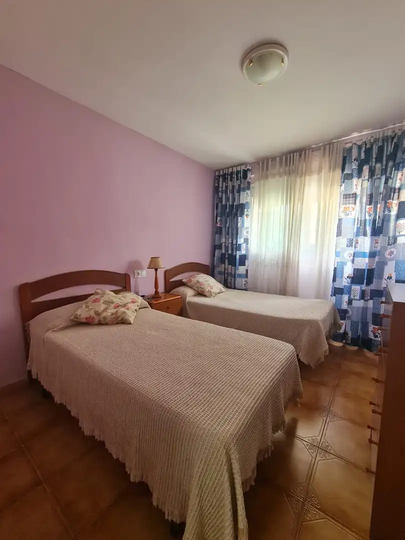Dormitori de Apartament en venda en Benidorm amb Terrassa, Moblat i Alarma