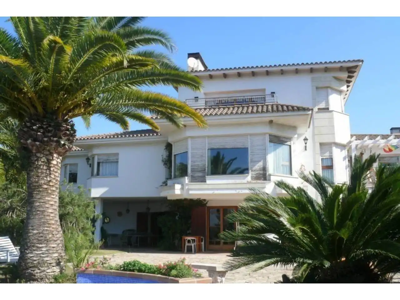 Vista exterior de Casa o xalet en venda en Blanes amb Calefacció, Jardí privat i Terrassa
