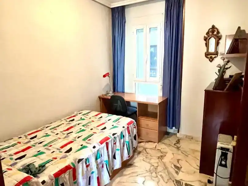 Dormitori de Pis en venda en  Jaén Capital amb Aire condicionat, Terrassa i Balcó