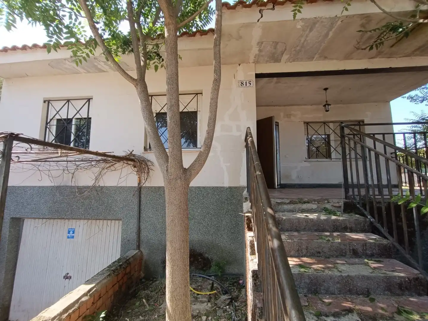 Vista exterior de Casa o xalet en venda en Lillo amb Calefacció, Jardí privat i Traster