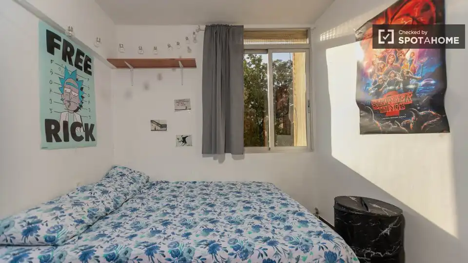 Habitación de Piso de alquiler en Valencia con Aire acondicionado, Calefacción y Amueblado