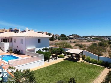 Villa con piscina in vendita a Calle JOSE DE ESPRONCEDA 9