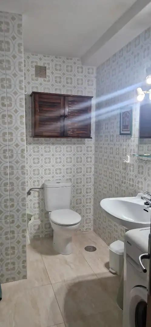 Baño de Piso de alquiler en Tapia de Casariego con Amueblado, Horno y Lavadora