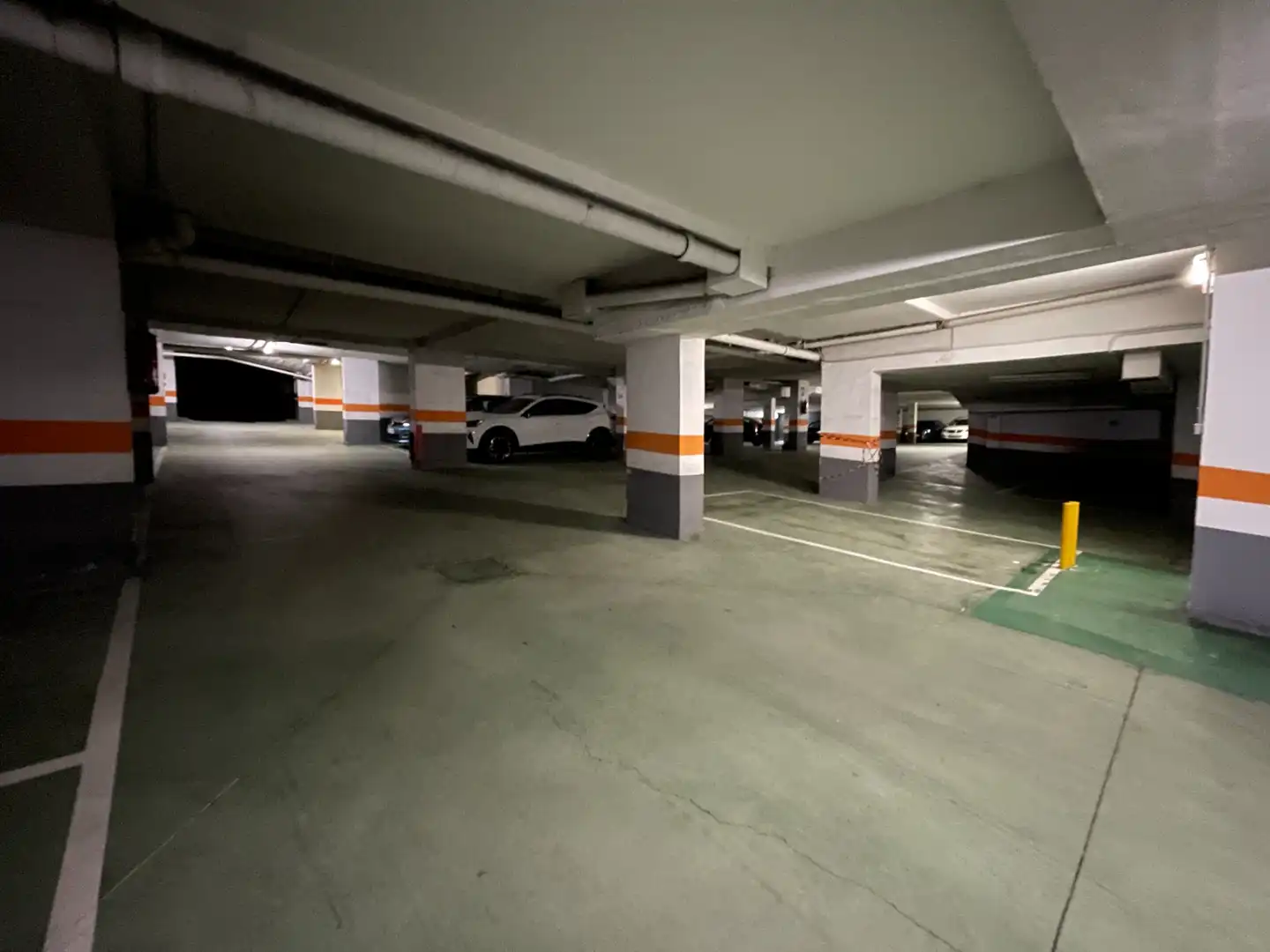 Garage for rent in Rúa de Fernando III o Santo, 31, Ensanche - Sar