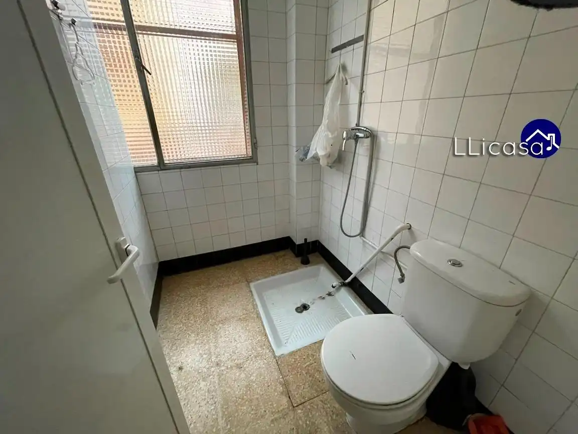 Bathroom of Commercial properties for sale in Pedralba
