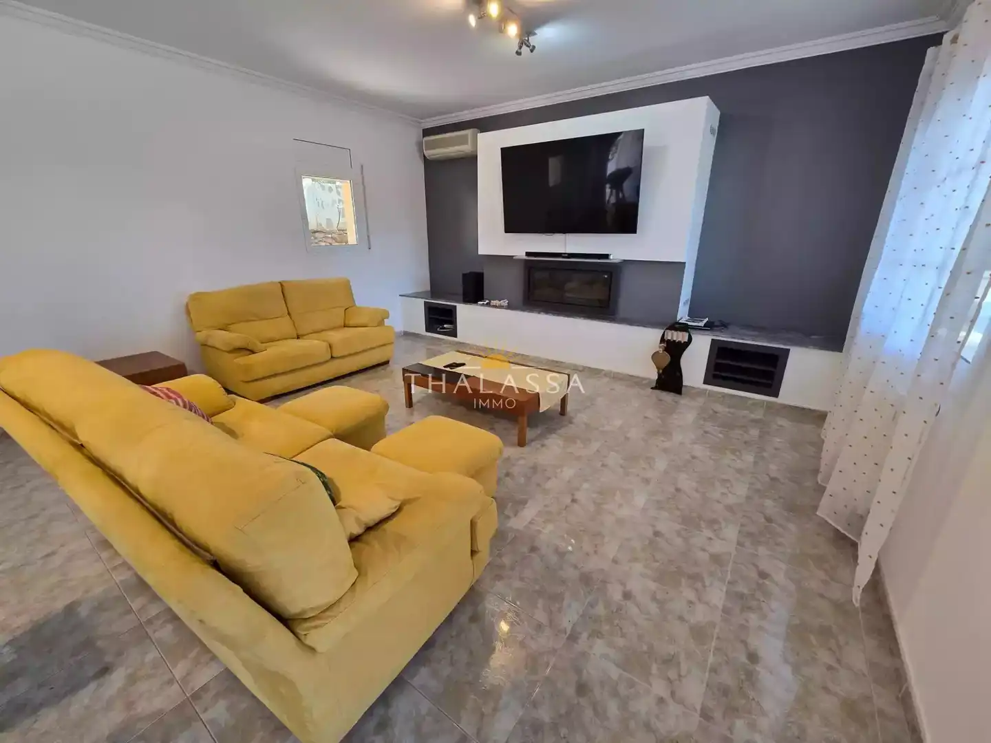Sala d'estar de Casa o xalet en venda en Pau amb Aire condicionat, Calefacció i Jardí privat