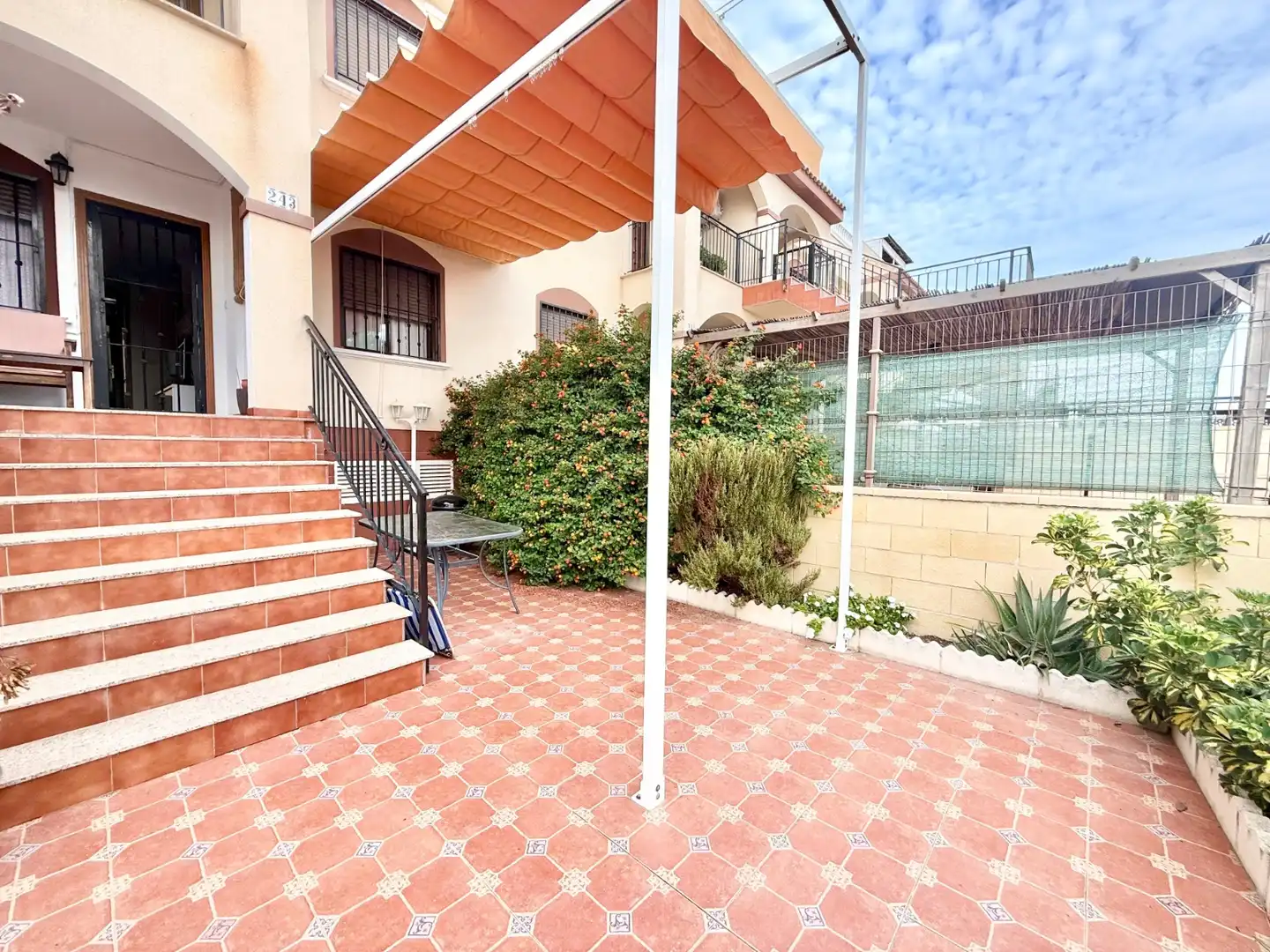 Casa a schiera con piscina in affitto a Nueva Torrevieja - Aguas Nuevas, imagen 3