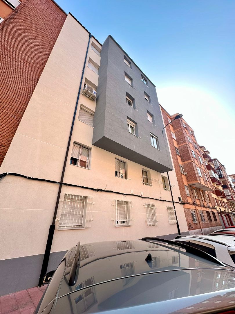 Vista exterior de Pis en venda en Valladolid Capital amb Calefacció, Parquet i Forn