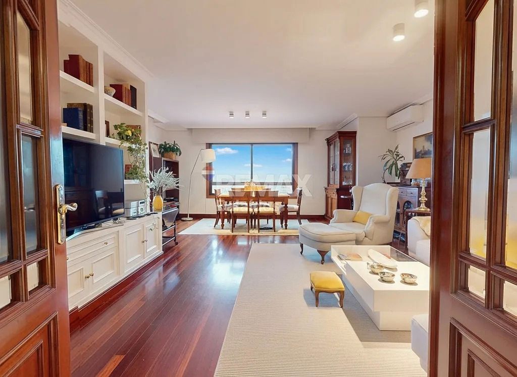 Pis en venda a Avenida da Gran Vía, Praza Independencia