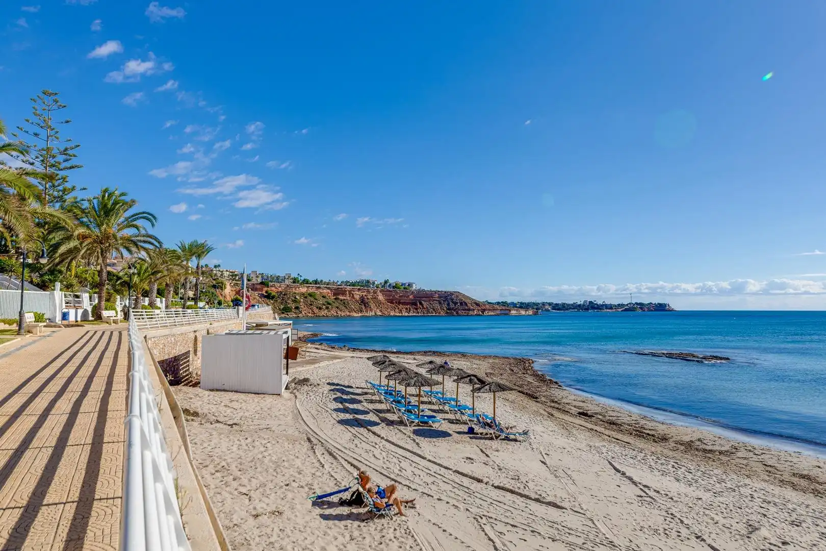 Vista exterior de Piso en venta en Orihuela con Aire acondicionado, Amueblado y Piscina comunitaria