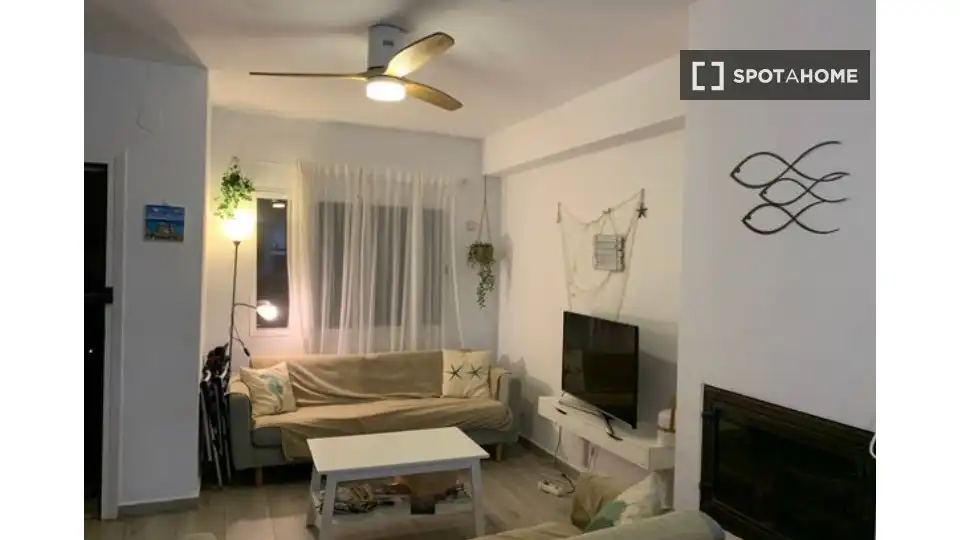 Sala d'estar de Pis de lloguer en Valencia amb Aire condicionat, Calefacció i Moblat